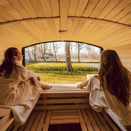 Aqua House Bed & Breakfast 3*