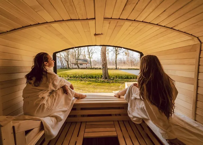 Aqua House Nocleg ze śniadaniem 3*