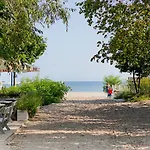 Couette-café Aqua House