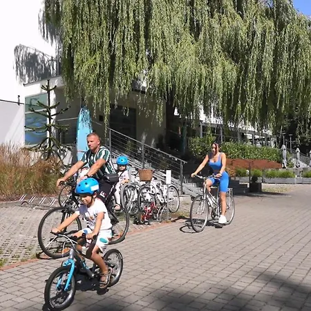 Aqua House Bed & Breakfast 3*