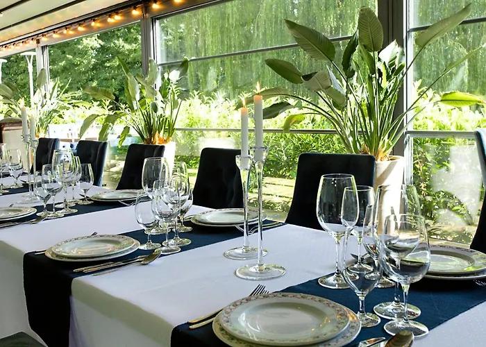 Aqua House Bed & Breakfast